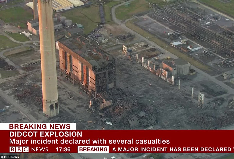 Explosión en central eléctrica de Didcot, cerca de Oxford, Inglaterra.